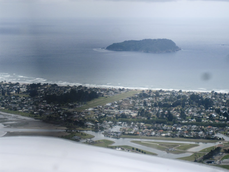 075.Pauanui Beach Airport (NZUN), looking NE towards Shoe Island